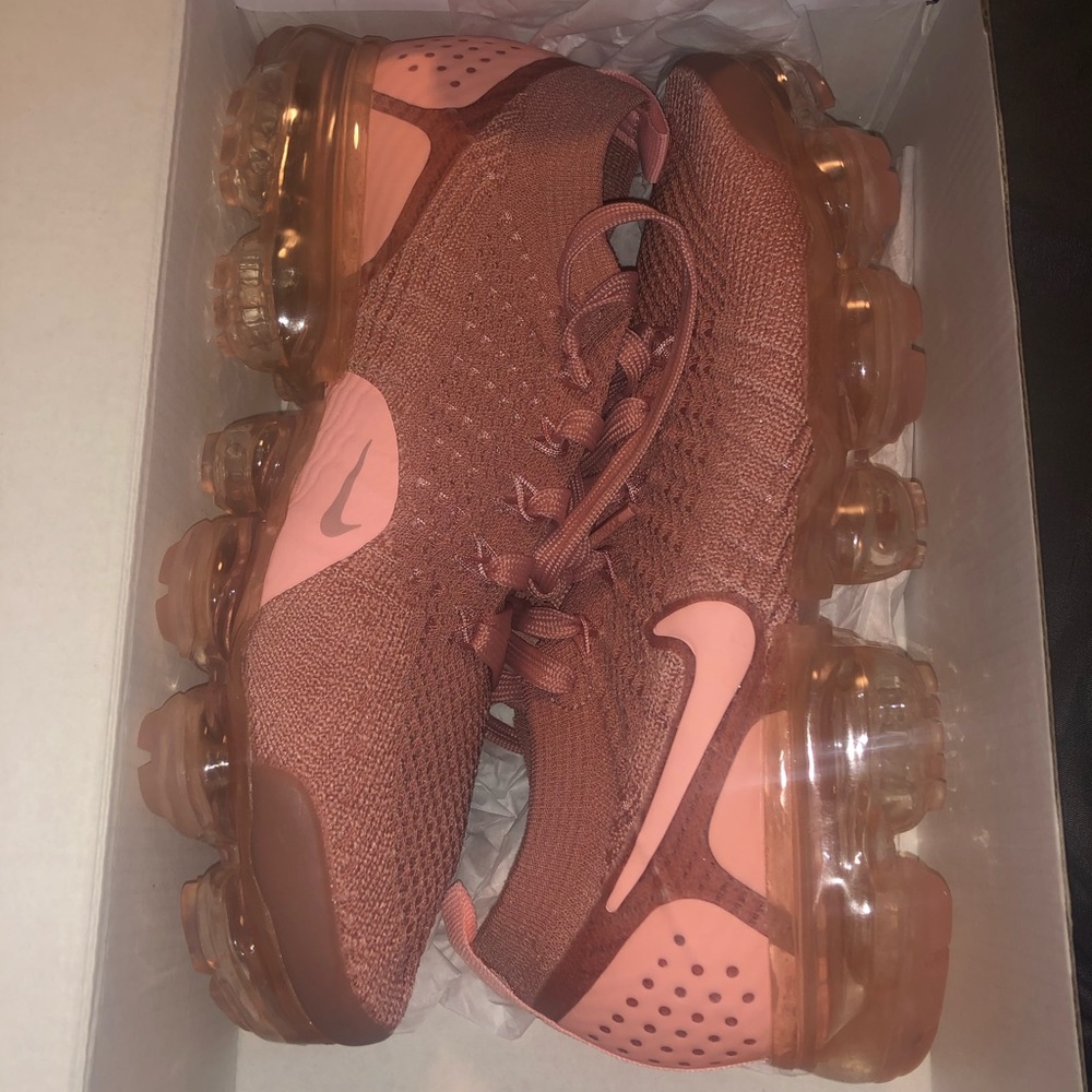 SOLD!!!!!!!Nike Vapormax flyknit 2